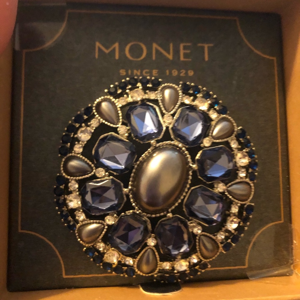 NIB.  Brooche/Pin